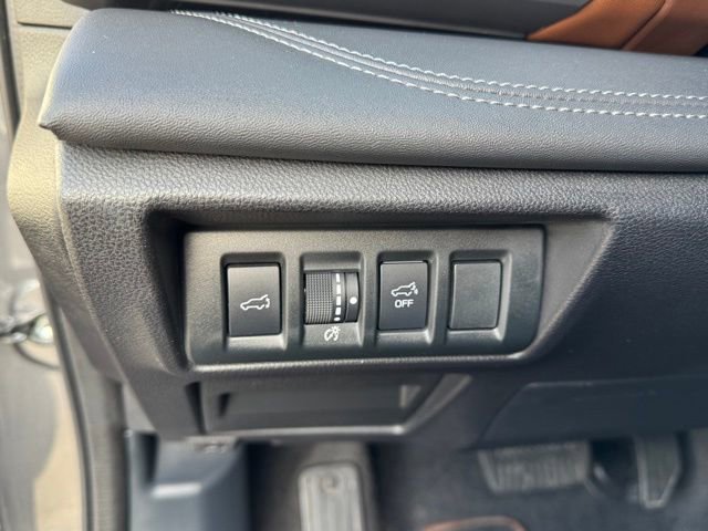 Used 2021 Subaru Outback Touring w/ Popular Package #2 image 27