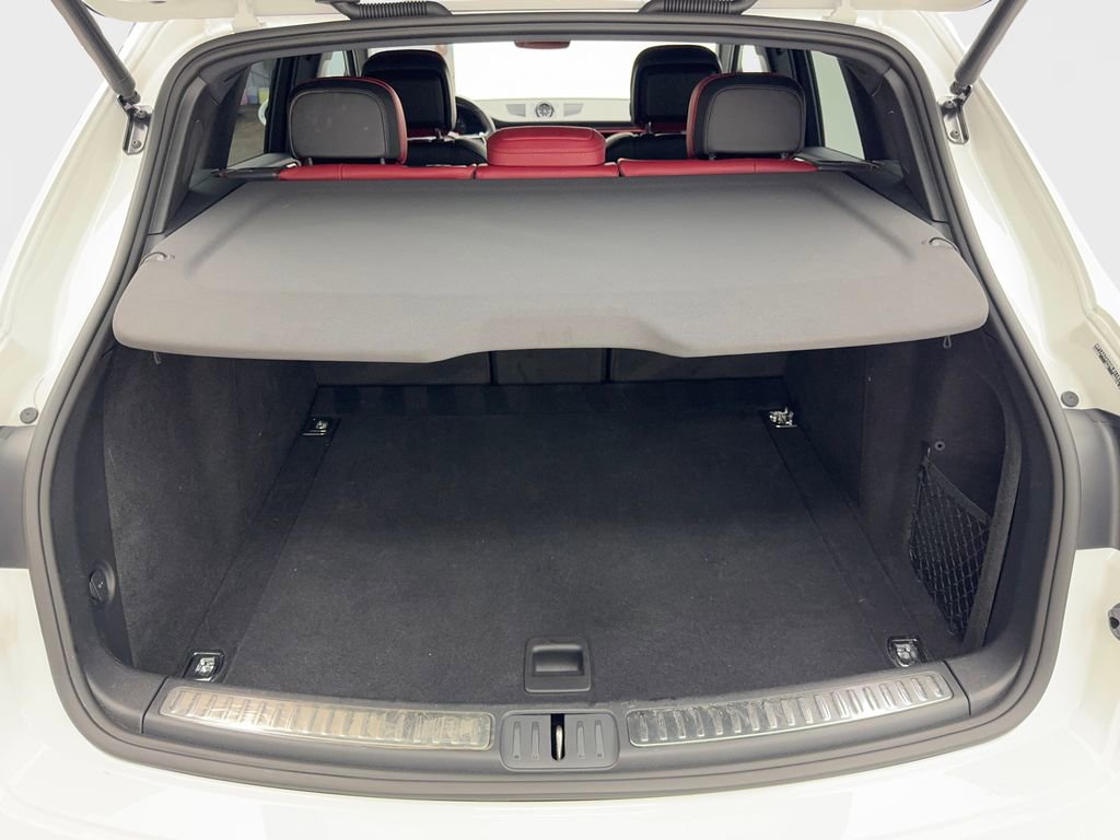 Used 2022 Porsche Macan image 73