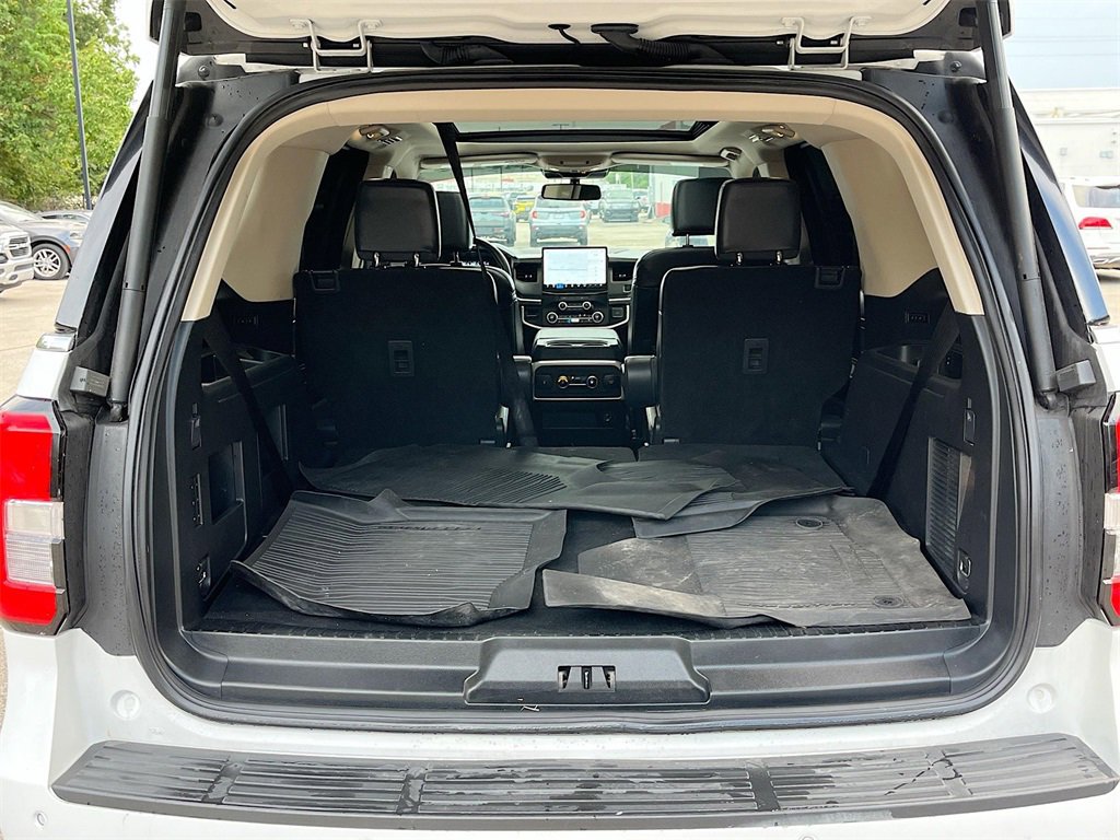 Used 2024 Ford Expedition XLT image 27