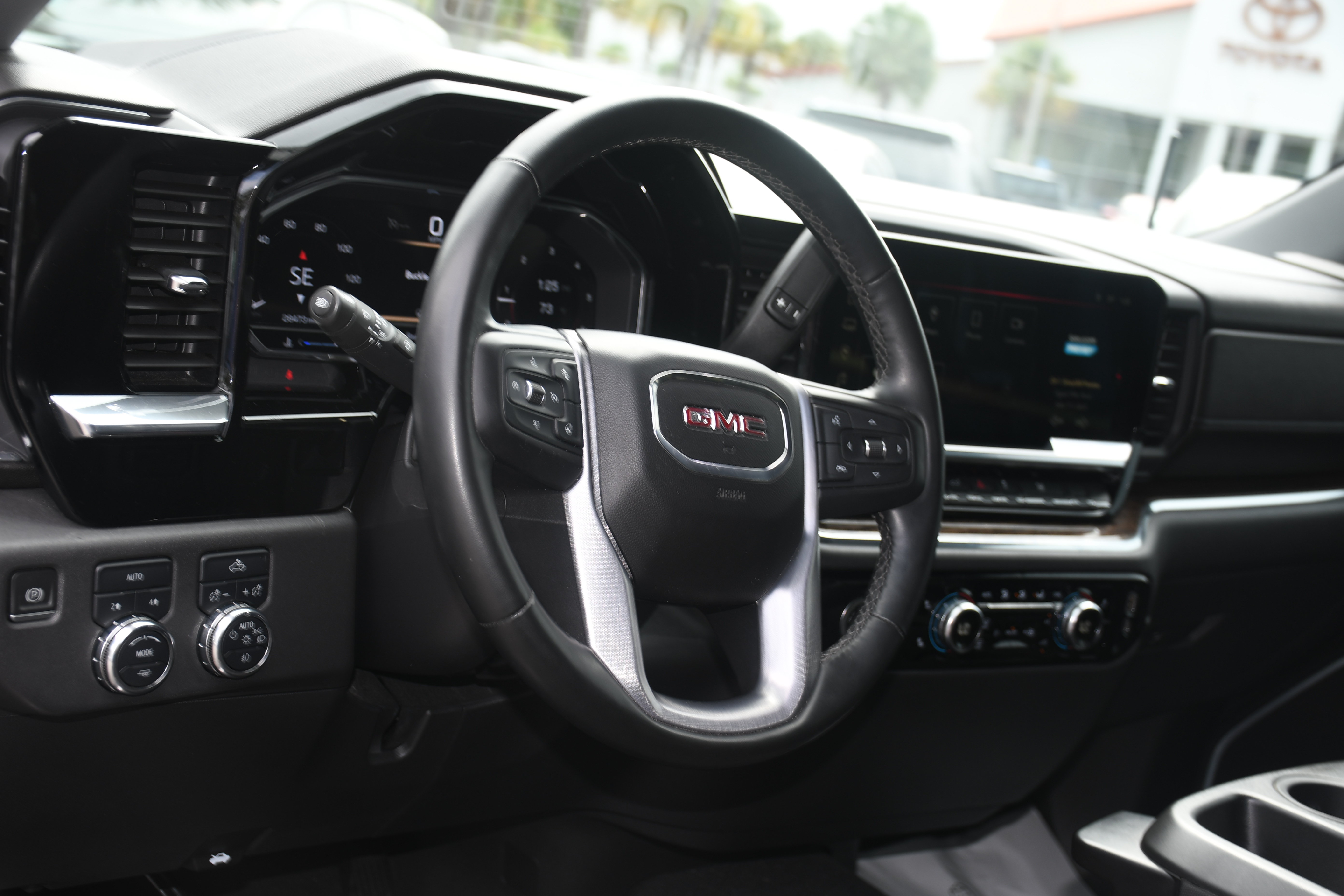 Used 2023 GMC Sierra 1500 Elevation AWD/4WD image 8