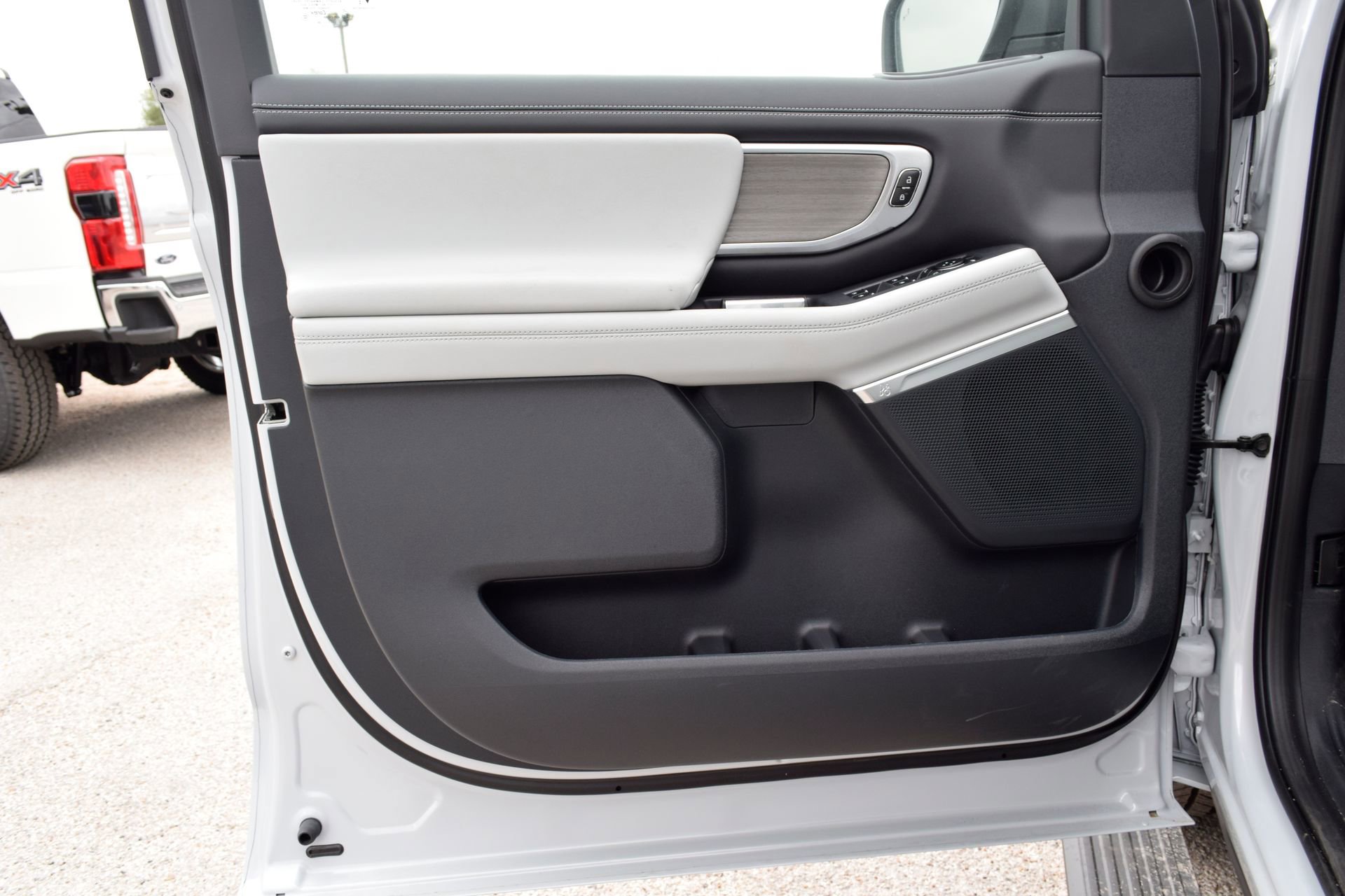 New 2026 Ford Expedition Platinum w/ Driver's Package image 19