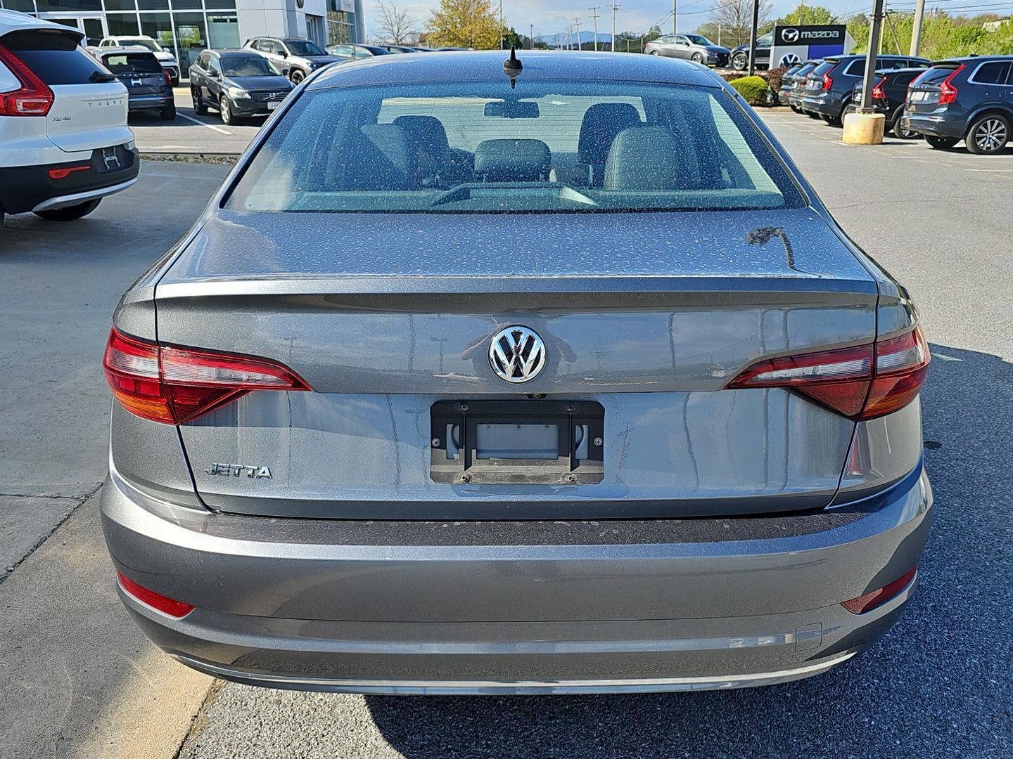 Used 2019 Volkswagen Jetta SE w/ Cold Weather Package image 5