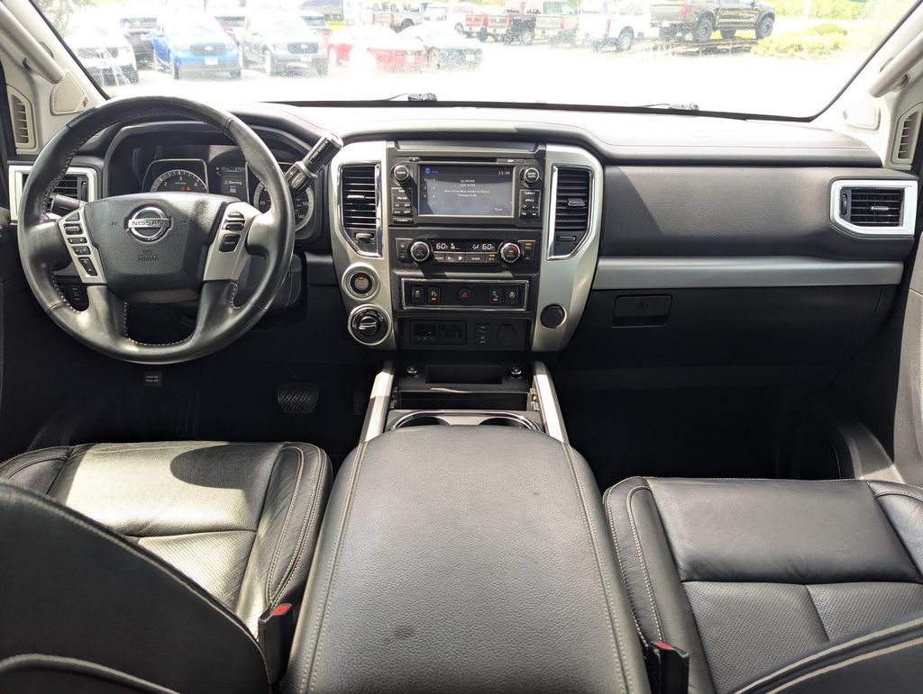 Used 2018 Nissan Titan PRO-4X w/ Pro-4x Convenience Package AWD/4WD image 24