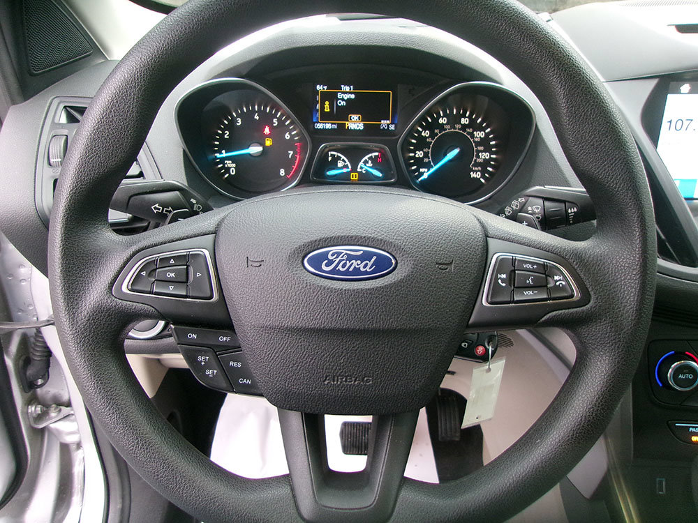 Used 2017 Ford Escape SE w/ Equipment Group 201A AWD/4WD image 18