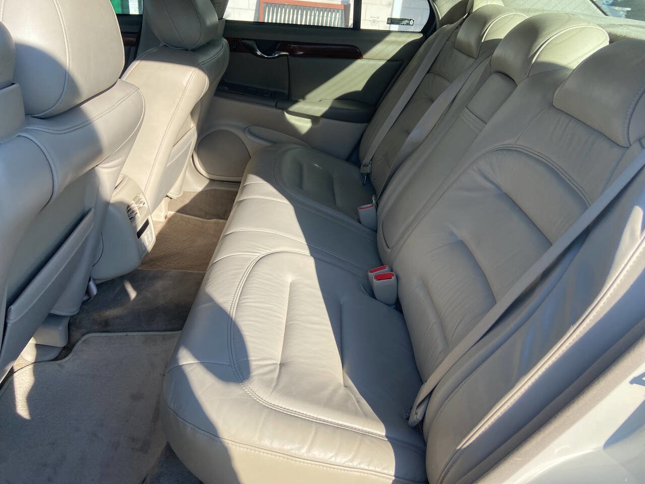 Used 2002 Cadillac De Ville w/ Comfort/Convenience Pkg image 10