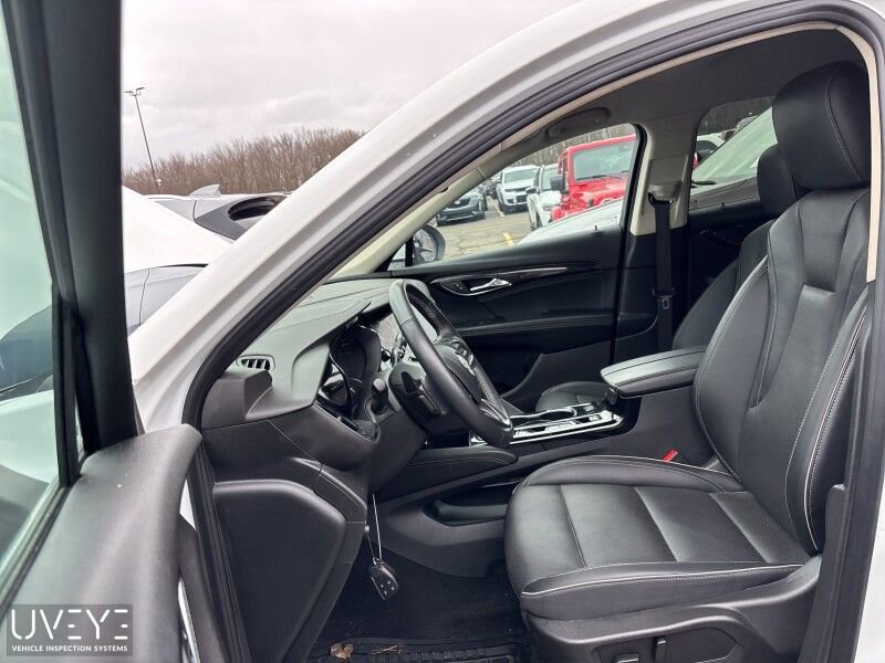 Used 2023 Buick Envision Essence image 2