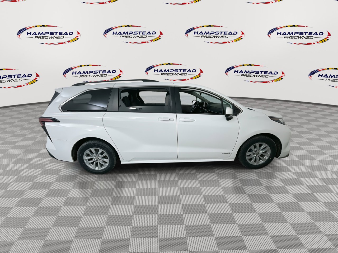 Used 2021 Toyota Sienna LE w/ LE Plus Package image 9