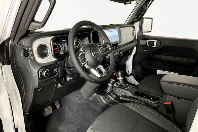 New 2026 Jeep Wrangler Unlimited Sahara w/ Safety Group AWD/4WD image 8