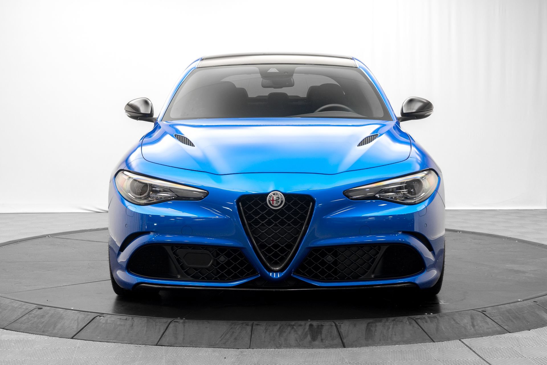 Used 2023 Alfa Romeo Giulia Quadrifoglio w/ Active Assist Plus Package RWD image 2