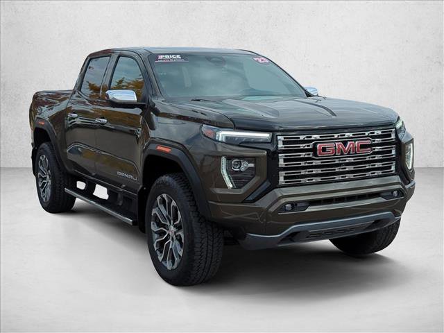 Used 2023 GMC Canyon Denali image 3
