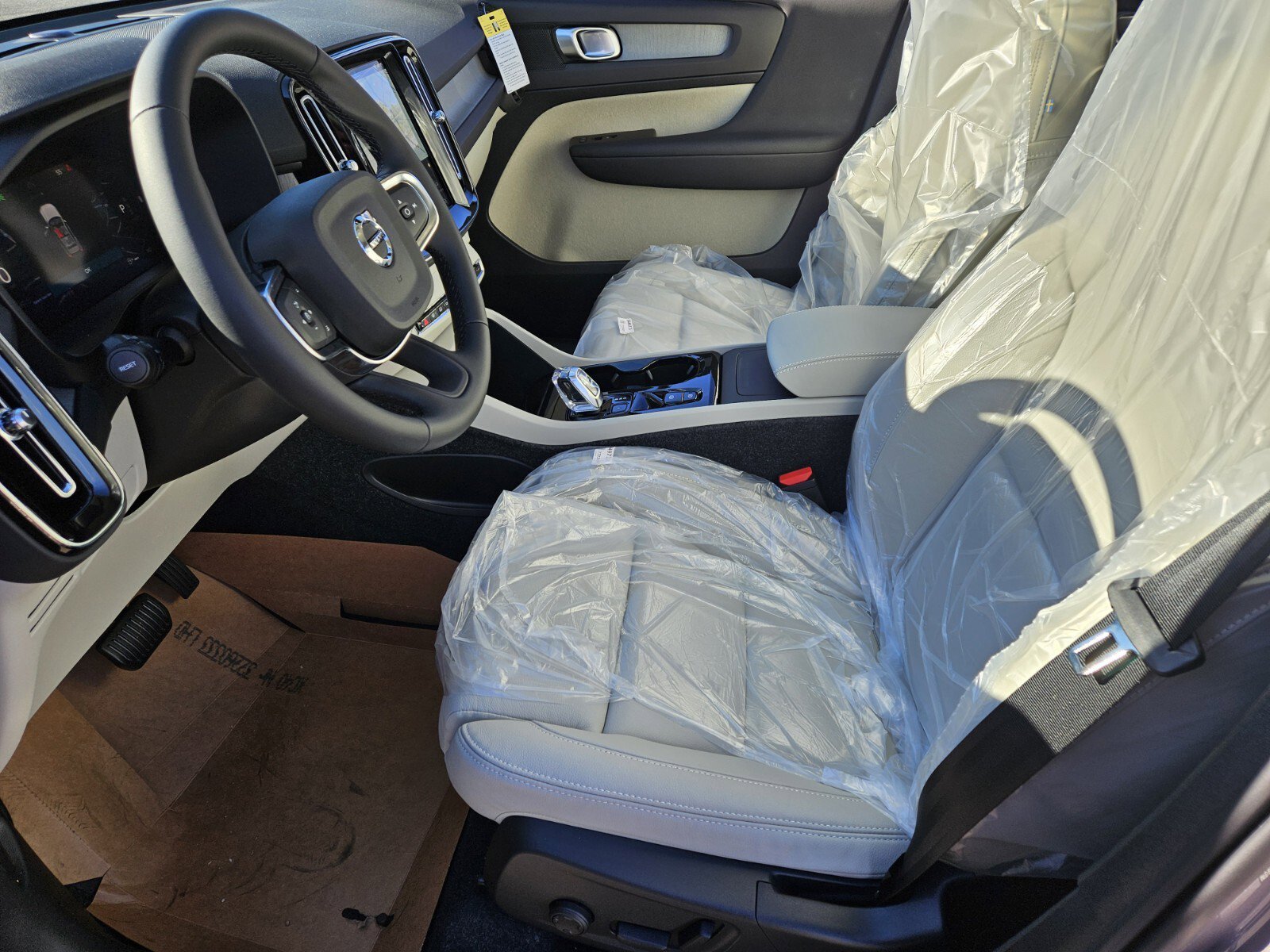 New 2026 Volvo XC40 B4 Plus w/ Climate Package image 7