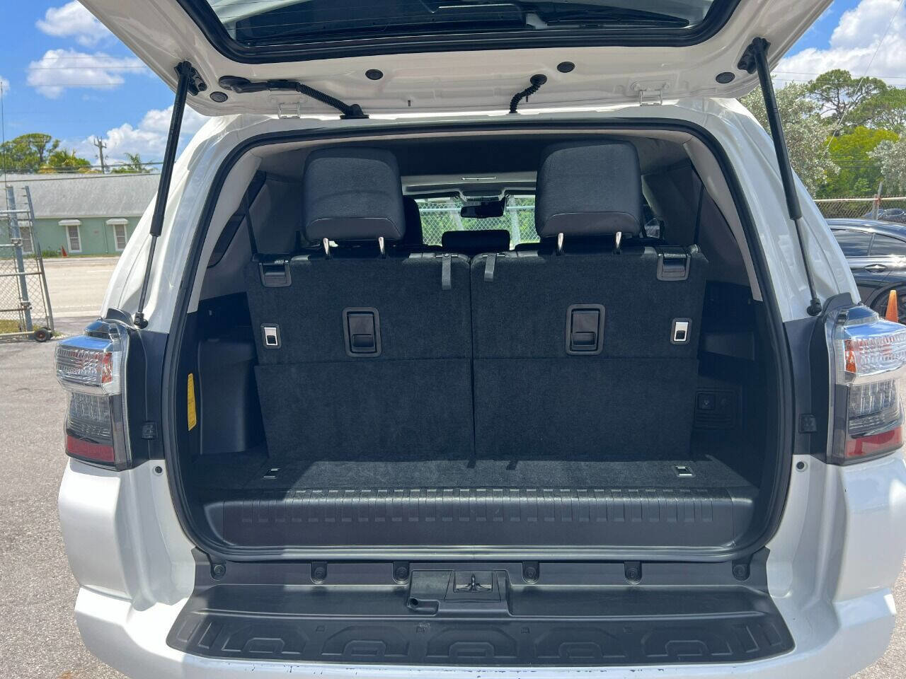 Used 2022 Toyota 4Runner SR5 Premium w/ Moonroof Package RWD image 12
