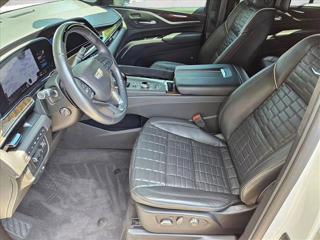 Used 2024 Cadillac Escalade Sport Platinum w/ LPO, ONYX Package AWD/4WD image 16