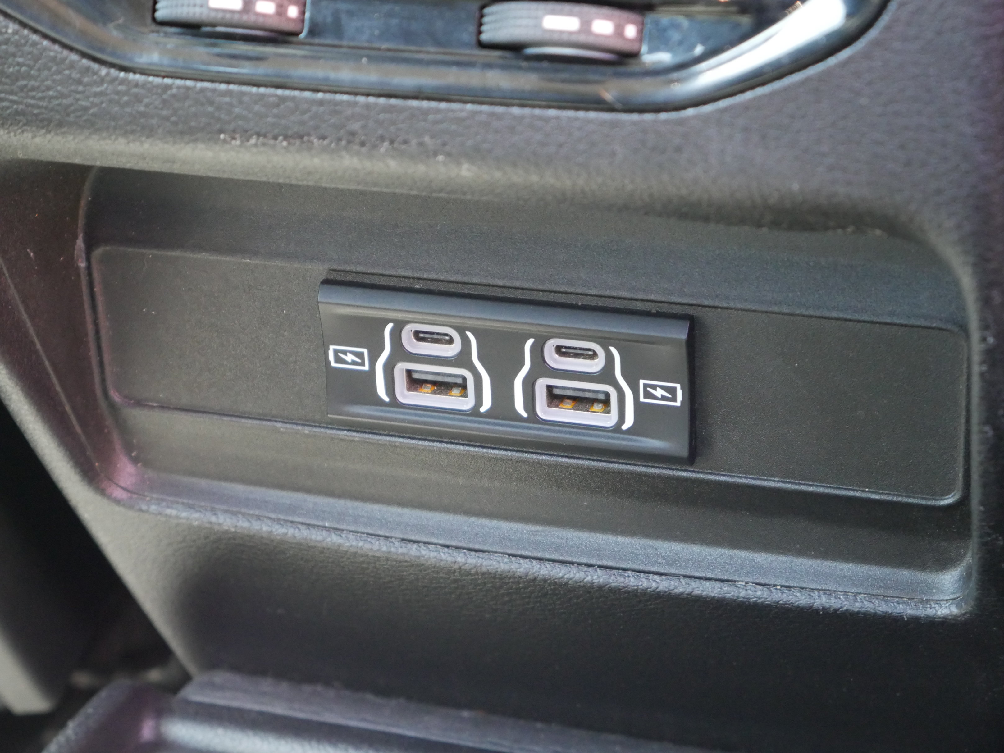 Used 2023 Jeep Grand Cherokee L Laredo AWD/4WD image 31