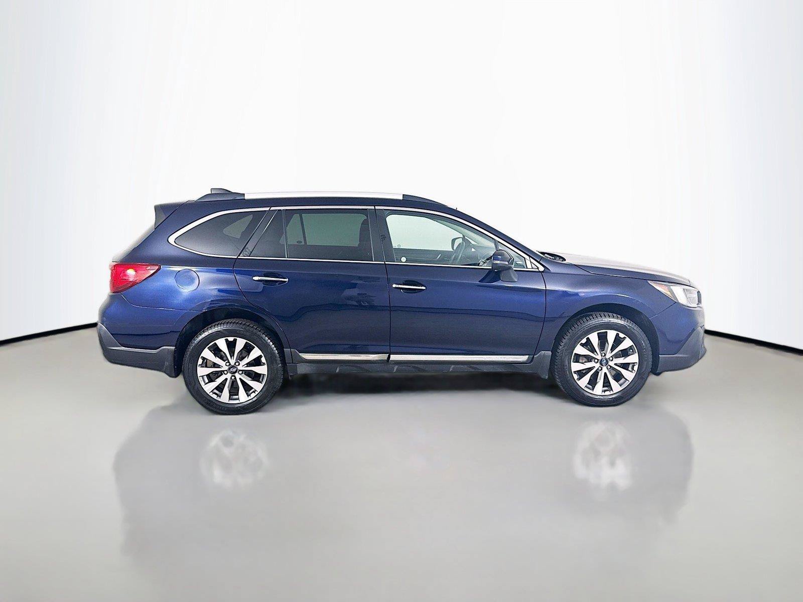Used 2018 Subaru Outback 3.6R Touring AWD/4WD image 18