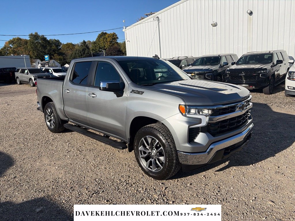 Used 2024 Chevrolet Silverado 1500 LT AWD/4WD image 9