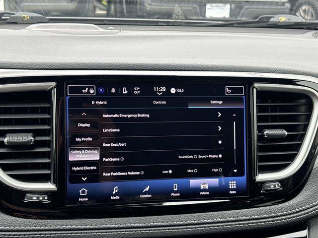 Used 2023 Chrysler Pacifica Touring-L w/ S Appearance Package FWD image 28