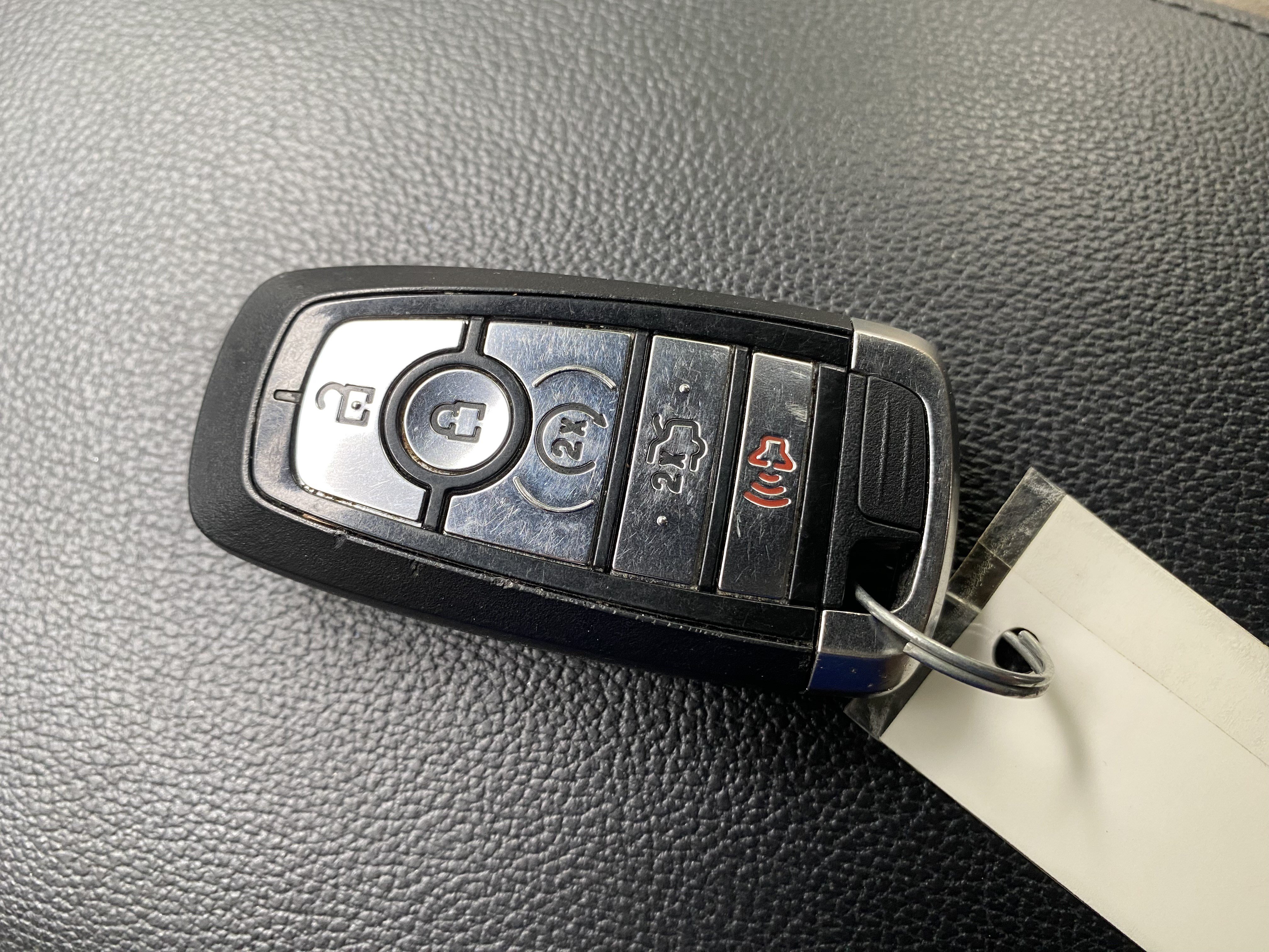 Used 2018 Ford Explorer XLT w/ Equipment Group 202A FWD image 38