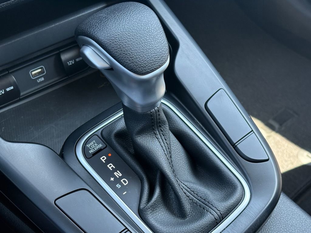 Used 2025 Kia Soul LX FWD image 25