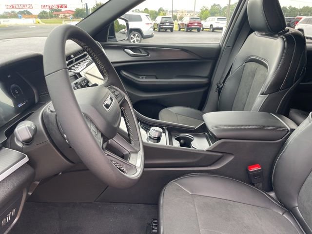 New 2025 Jeep Grand Cherokee Altitude RWD image 7