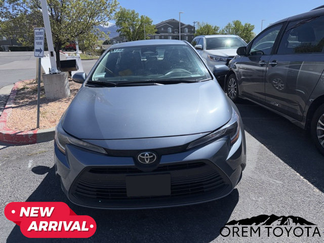 Used 2025 Toyota Corolla LE image 2