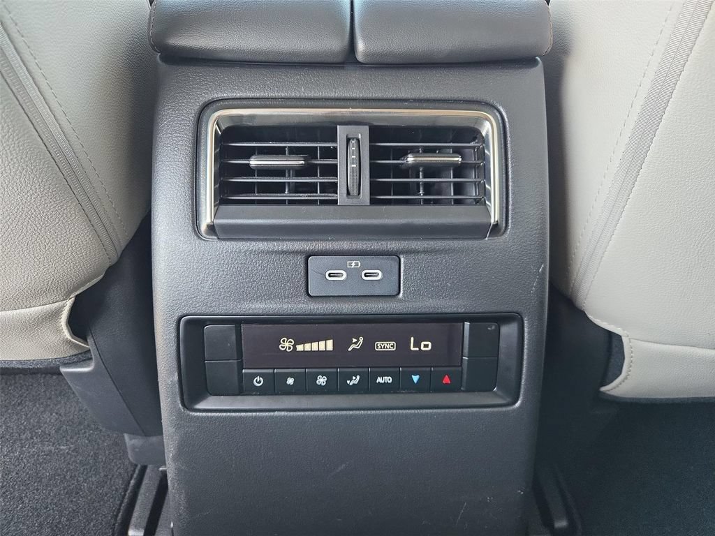 Used 2024 MAZDA CX-90 Plug-In Hybrid w/ Preferred AWD/4WD image 14