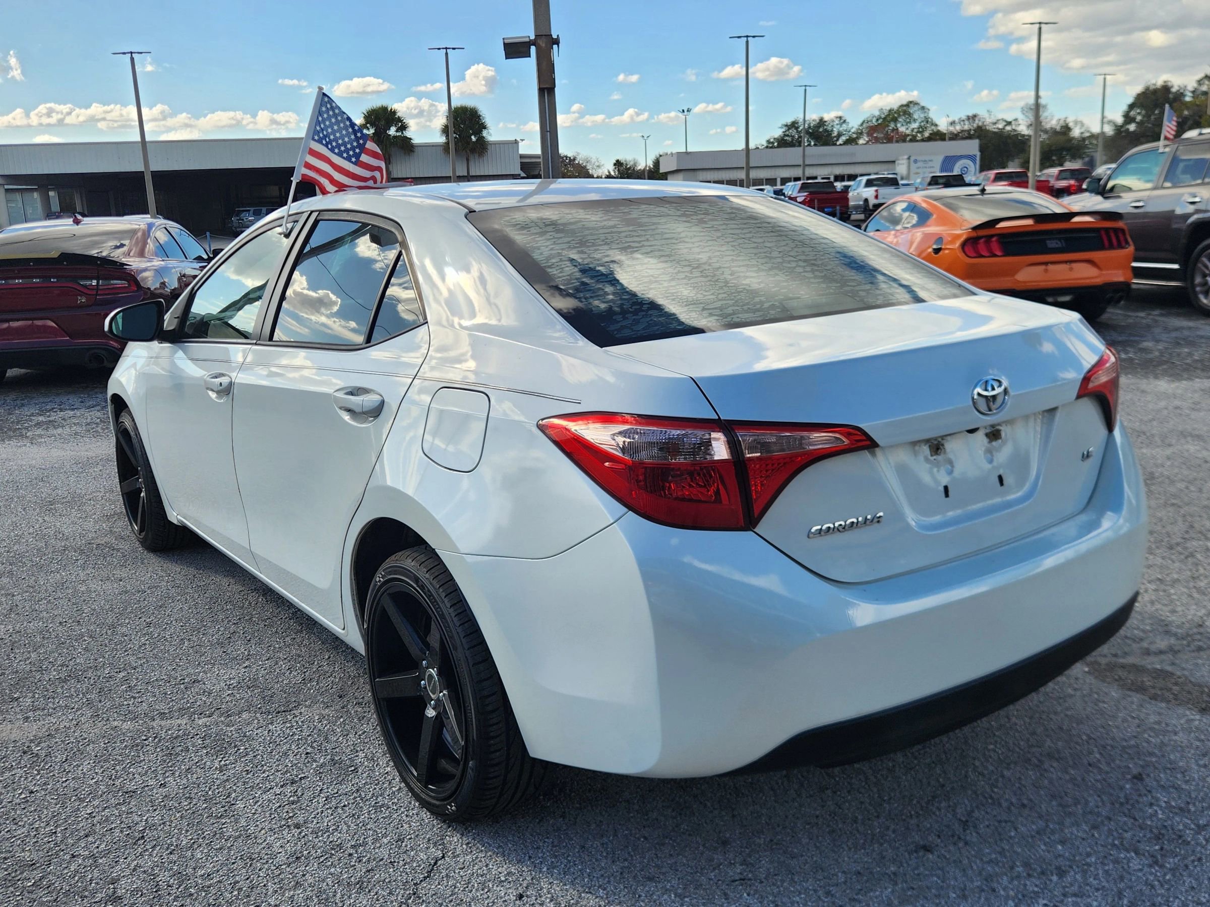 Used 2019 Toyota Corolla LE FWD image 6