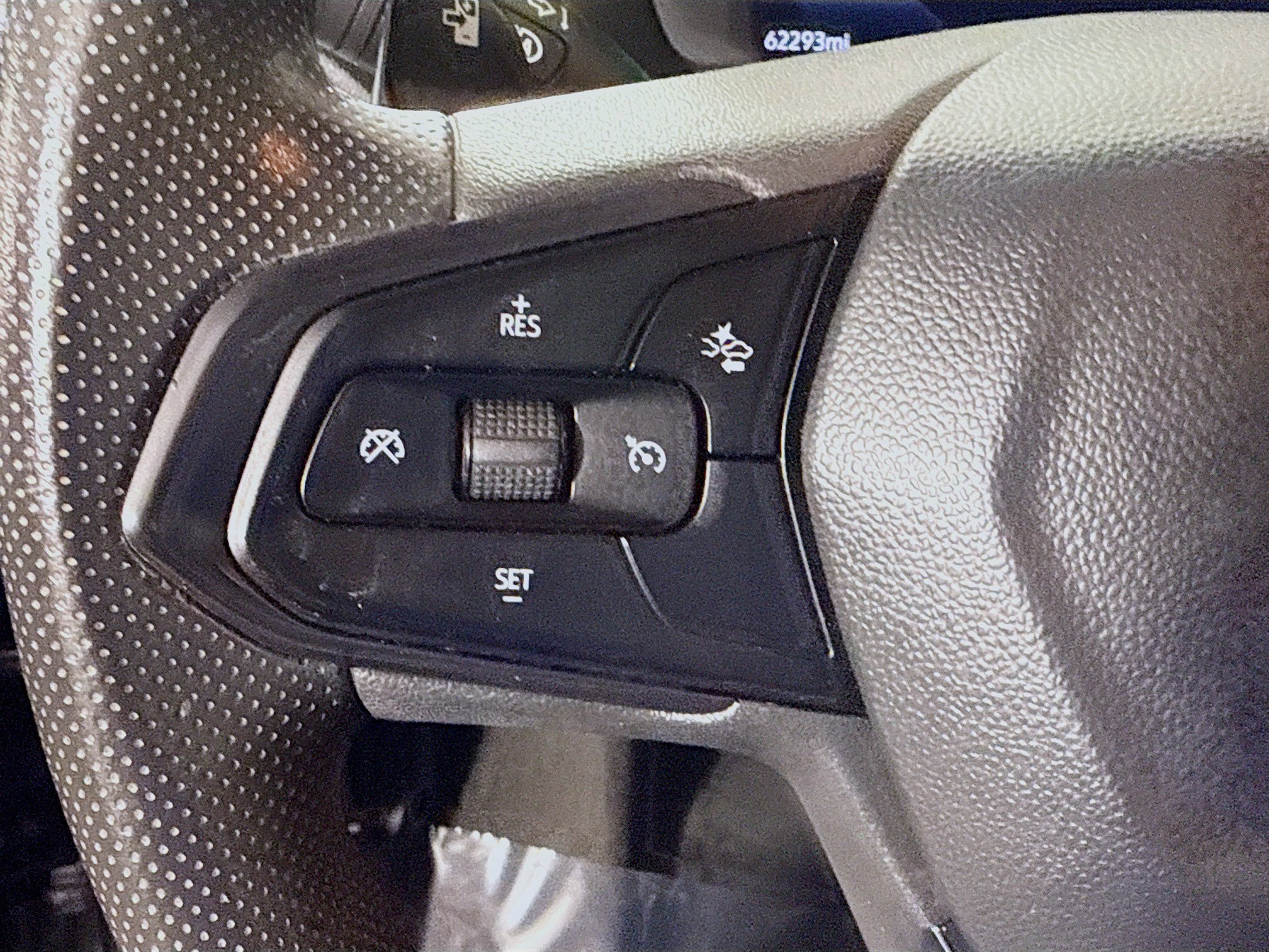Used 2023 Chevrolet Bolt LT w/ Driver Confidence Package FWD image 14