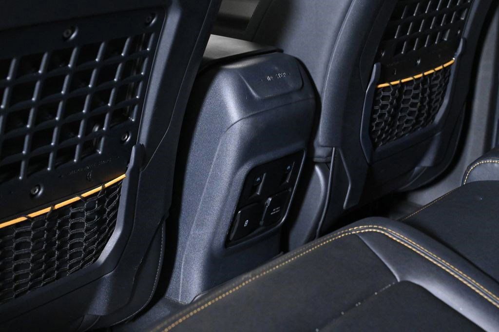 Used 2023 Ford Bronco Badlands image 18