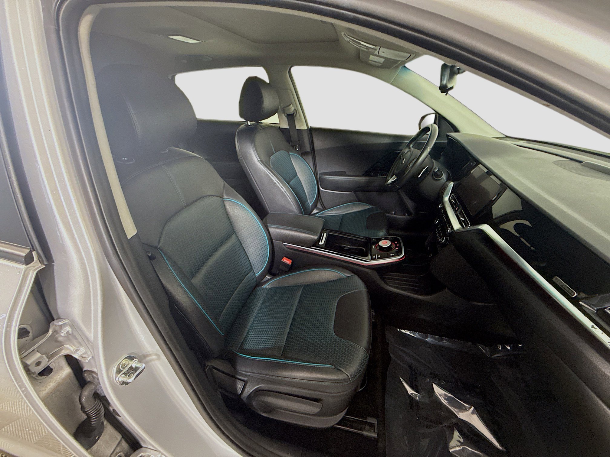 Used 2020 Kia Niro EX Premium image 29