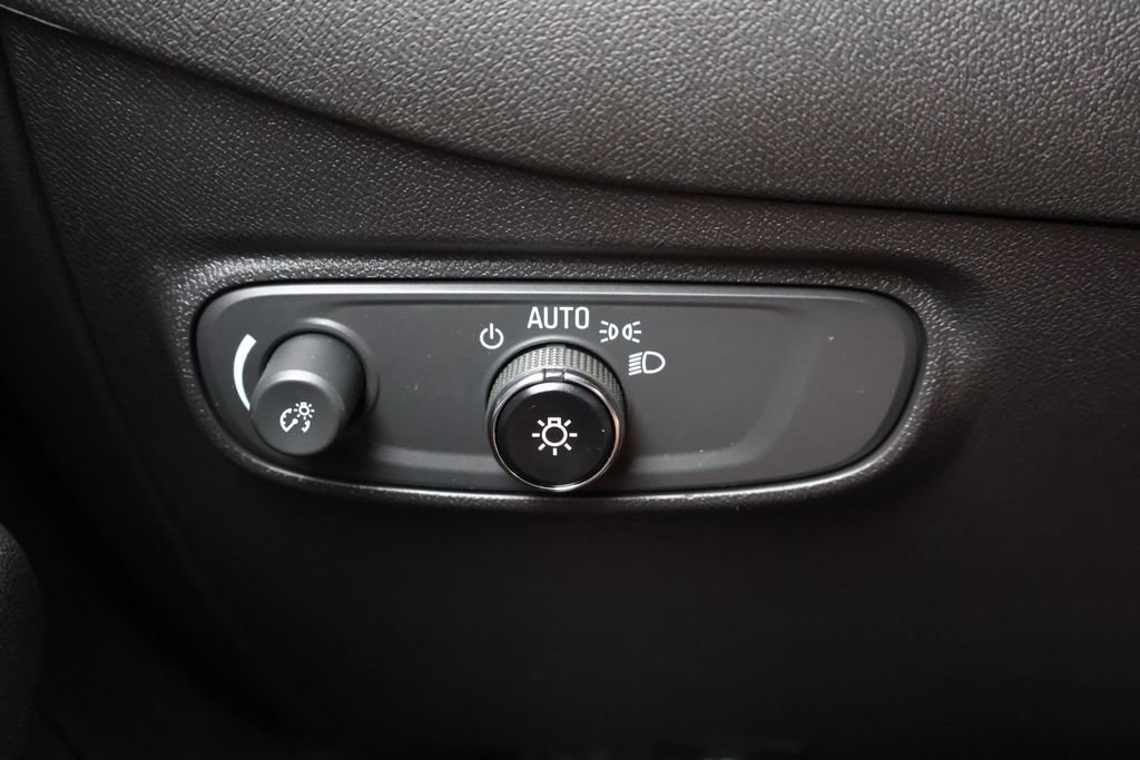 Certified 2023 Chevrolet Equinox LT FWD image 38