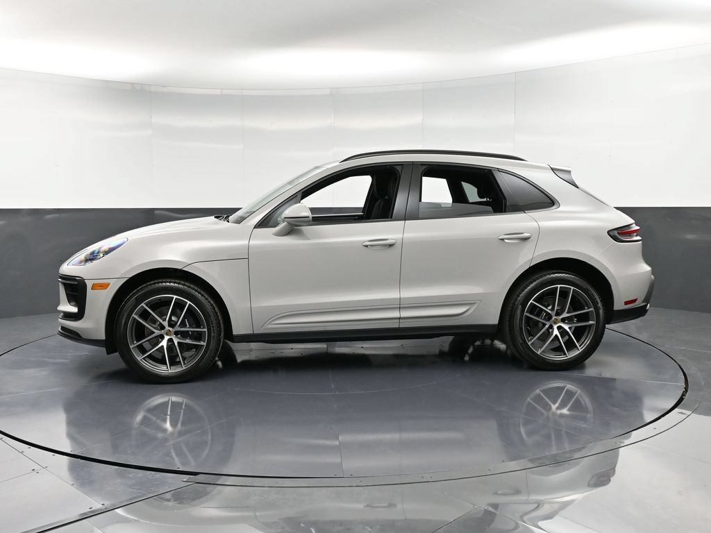 Certified 2026 Porsche Macan AWD/4WD image 2