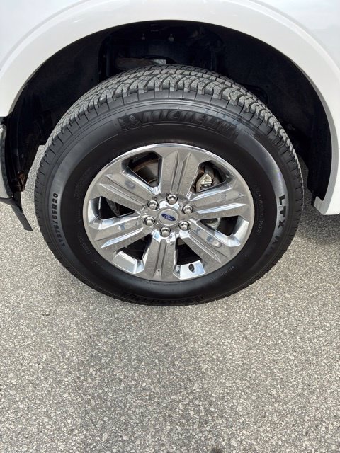 Used 2019 Ford F150 Lariat w/ Equipment Group 502A Luxury AWD/4WD image 28