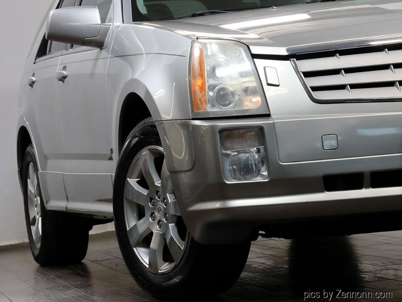 Used 2007 Cadillac SRX image 4