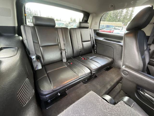 Used 2014 Cadillac Escalade Premium image 17