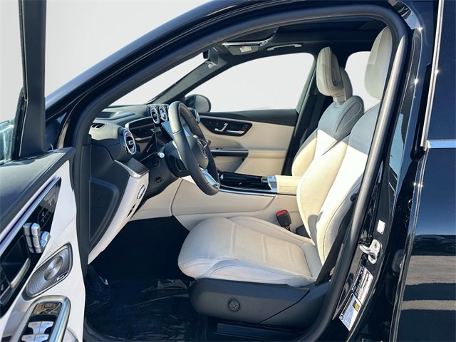 Used 2025 Mercedes-Benz GLC 350e 4MATIC image 16