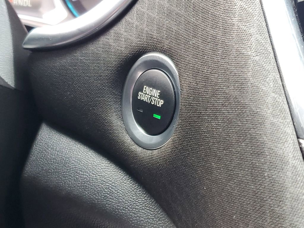 Used 2018 Chevrolet Malibu LT image 18