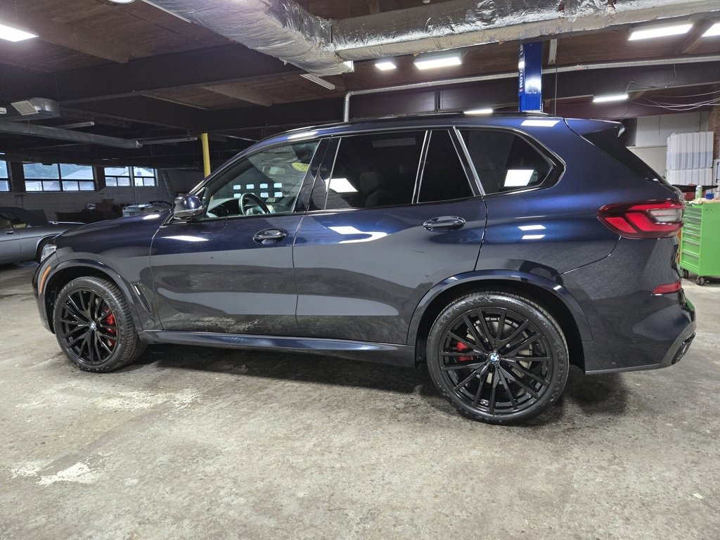 Used 2023 BMW X5 M50i w/ Executive Package image 2