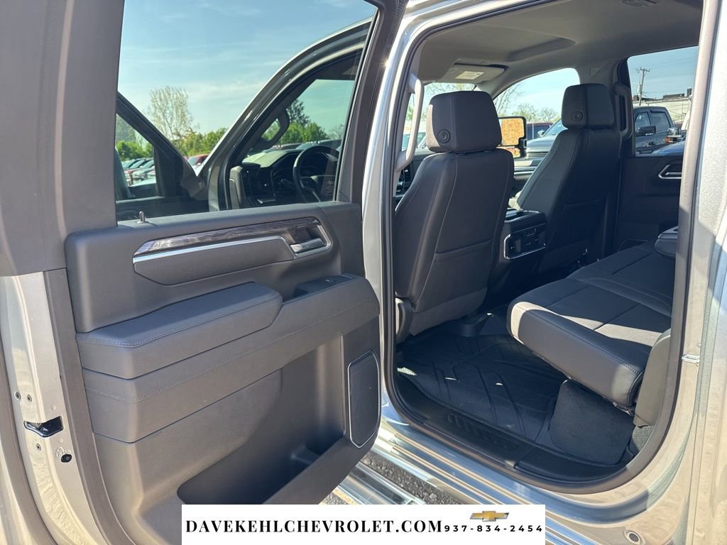 Used 2025 Chevrolet Silverado 2500 LTZ w/ LTZ Premium Package AWD/4WD image 19