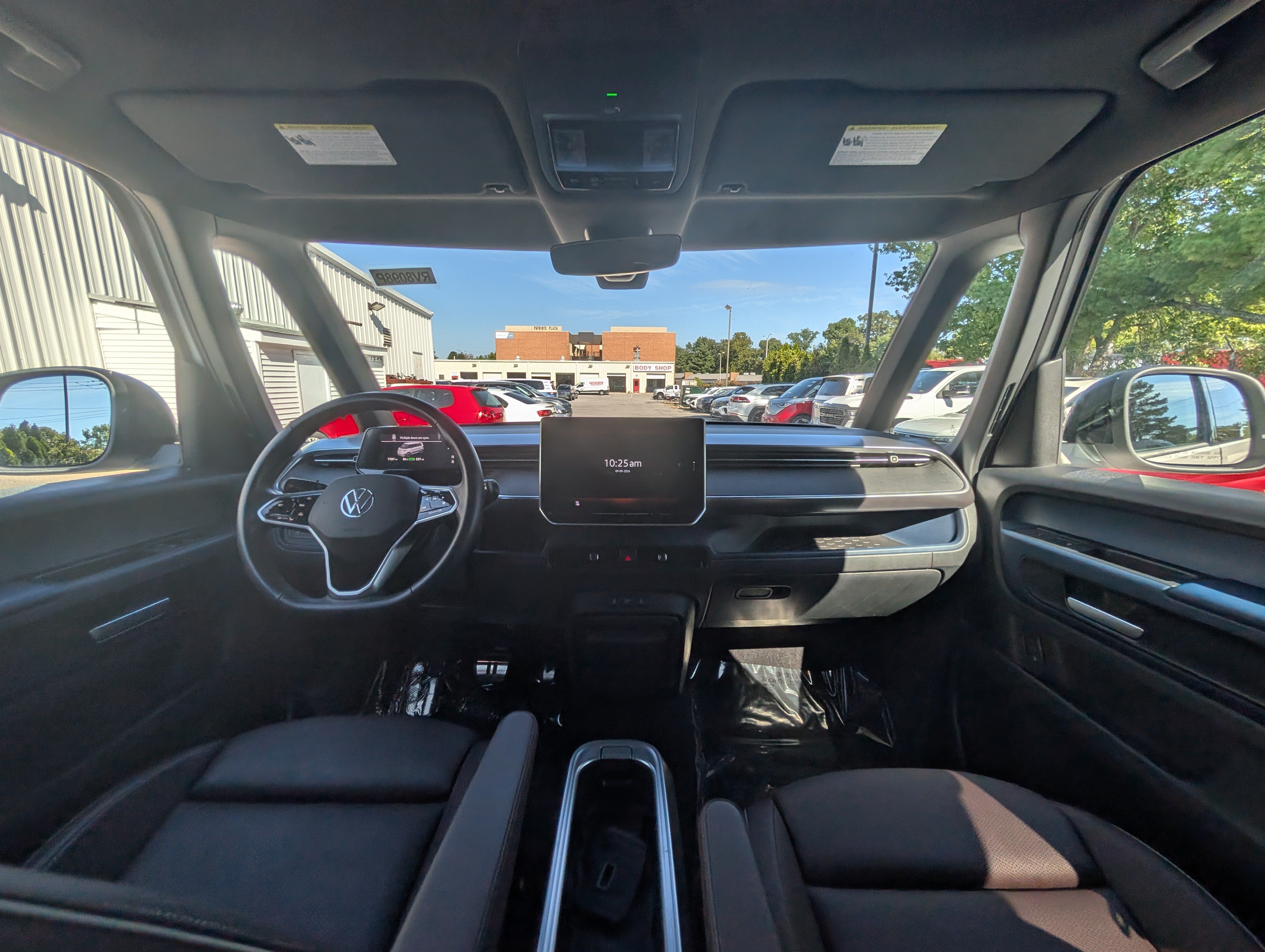 Used 2025 Volkswagen ID. Buzz Pro S Plus RWD image 19