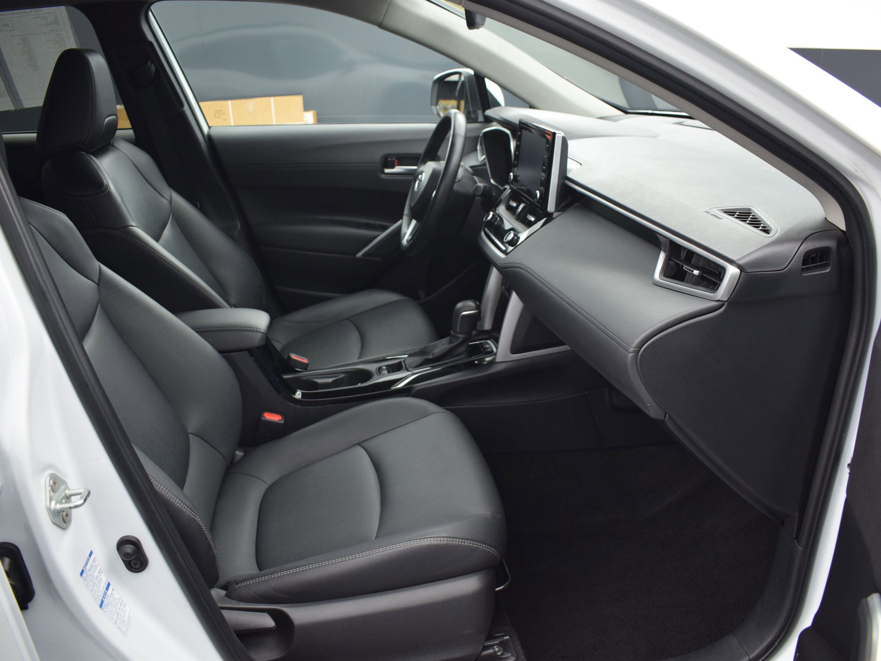 Used 2022 Toyota Corolla Cross XLE image 10