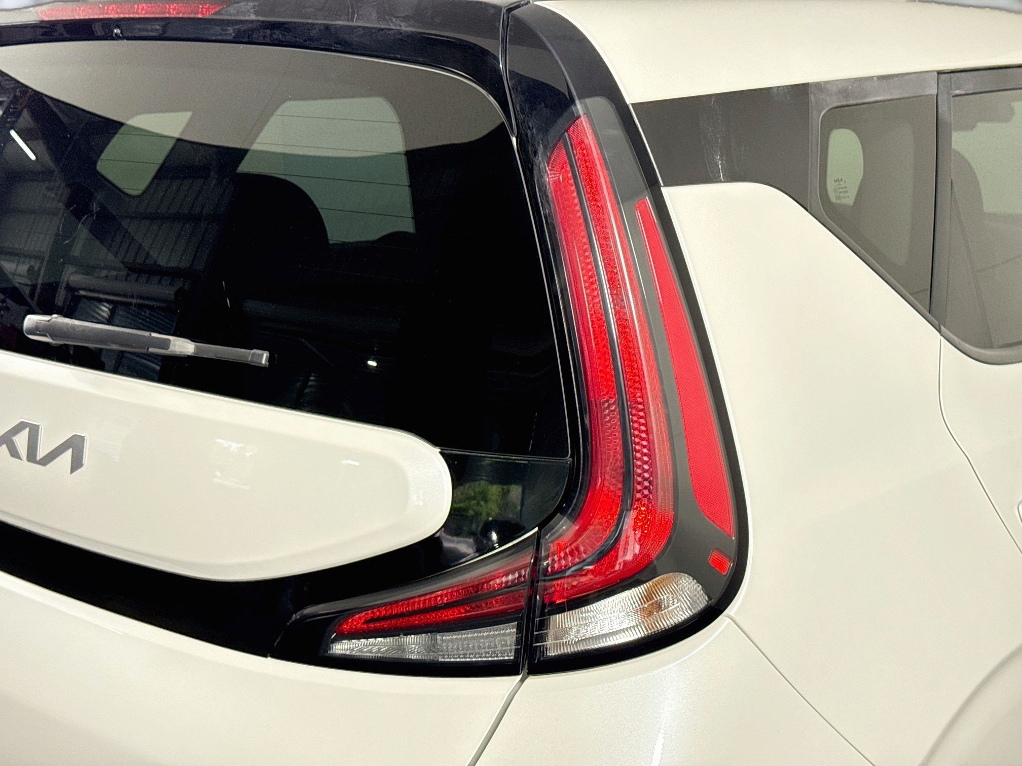 Used 2023 Kia Soul LX w/ LX Technology Package FWD image 33