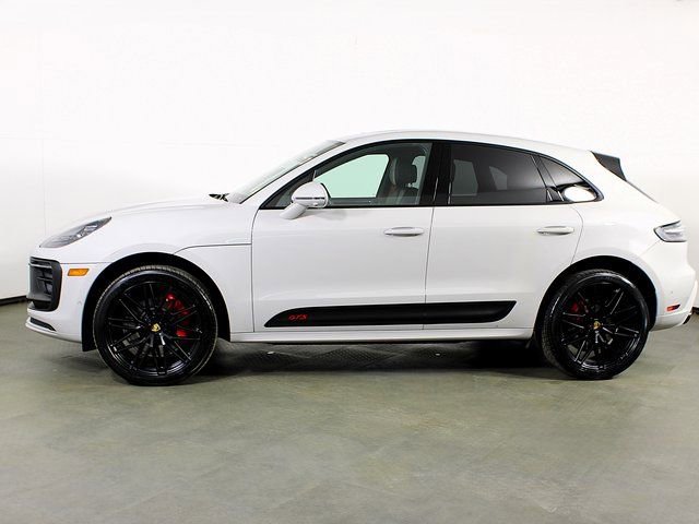 Certified 2022 Porsche Macan GTS image 3