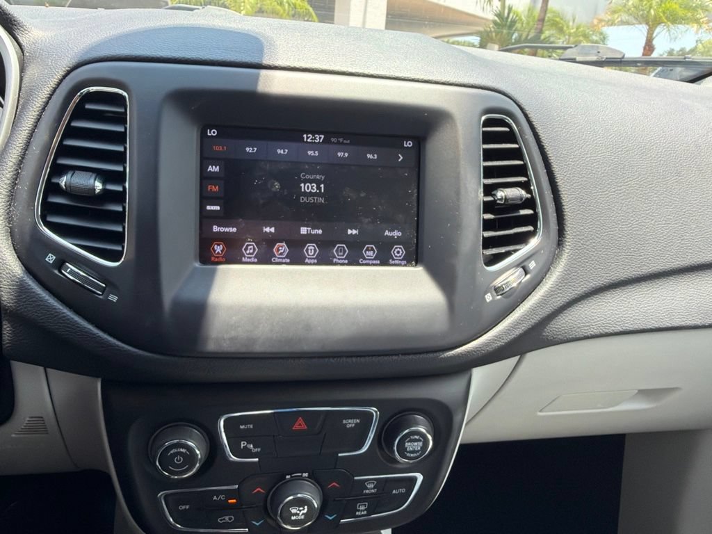 Used 2020 Jeep Compass Latitude w/ Popular Equipment Group FWD image 13