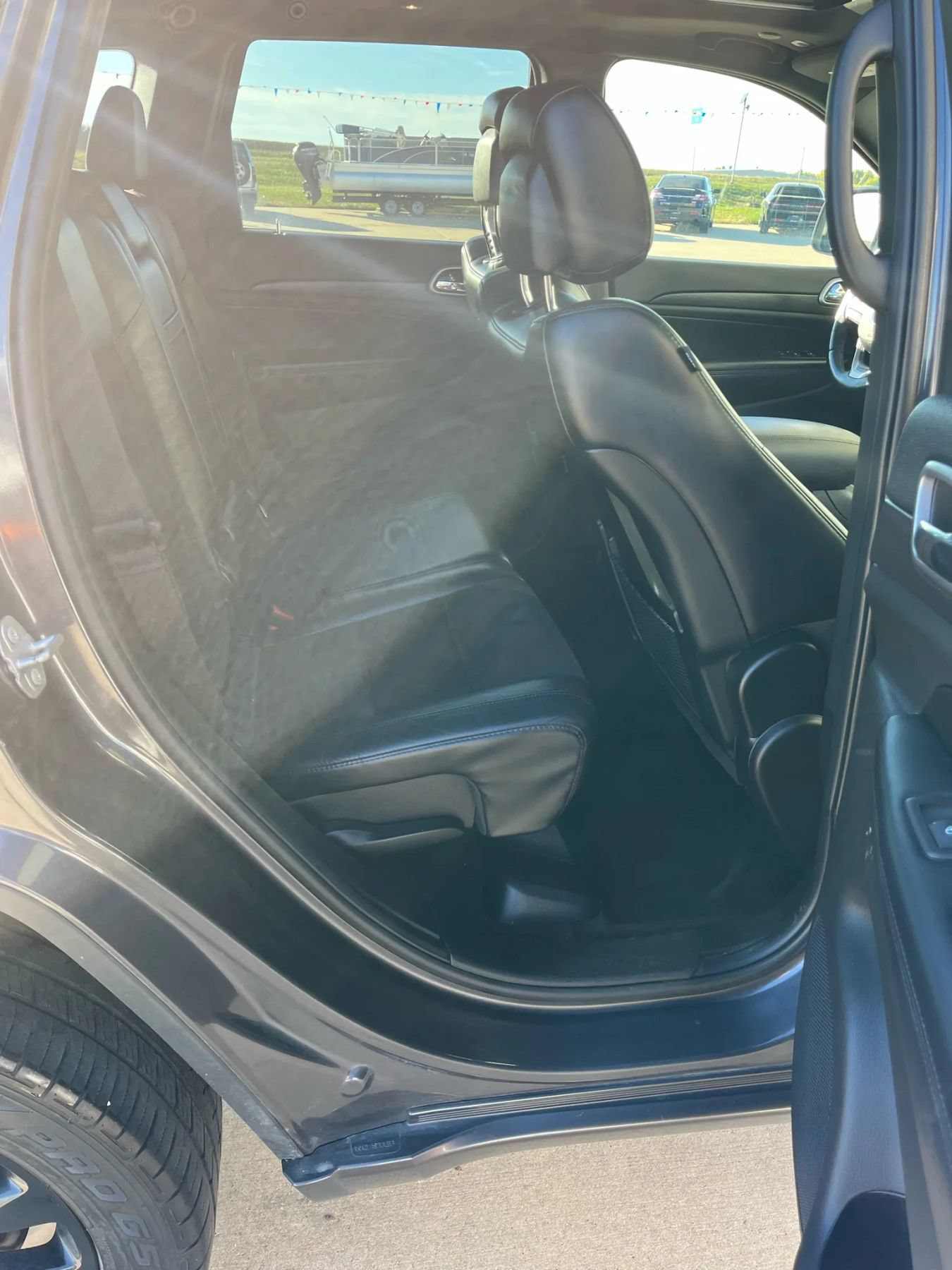 Used 2018 Jeep Grand Cherokee Altitude AWD/4WD image 17