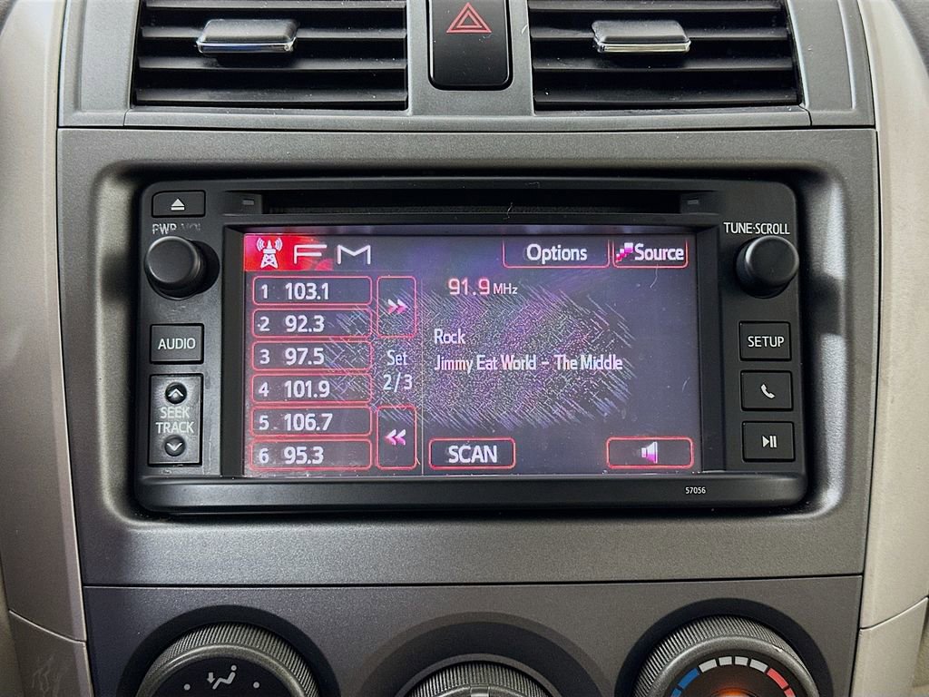 Used 2013 Toyota Corolla LE FWD image 15
