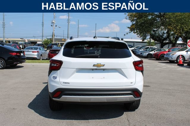 Used 2024 Chevrolet Trax LT w/ Driver Confidence Package FWD image 4