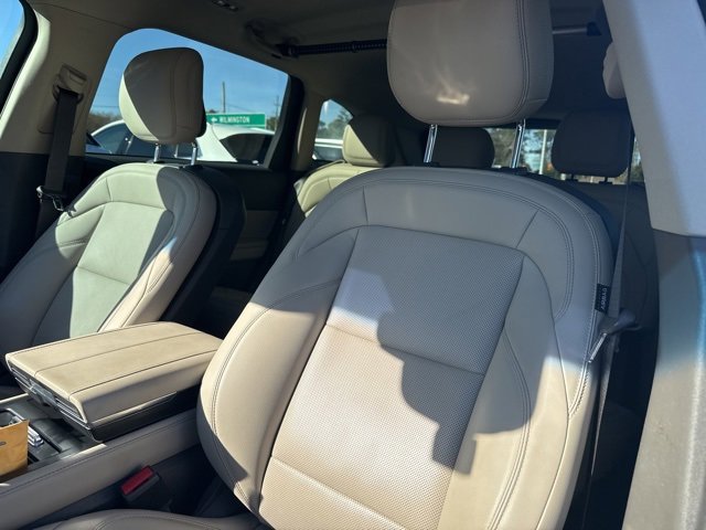 Used 2024 Lincoln Nautilus Premier image 7