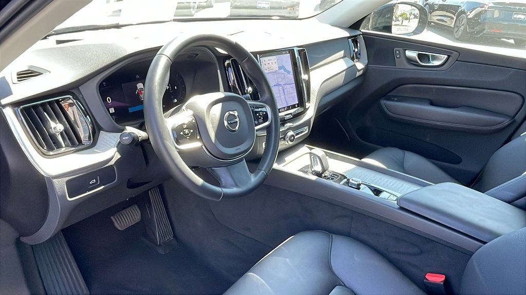 Used 2025 Volvo XC60 B5 Plus AWD/4WD image 10