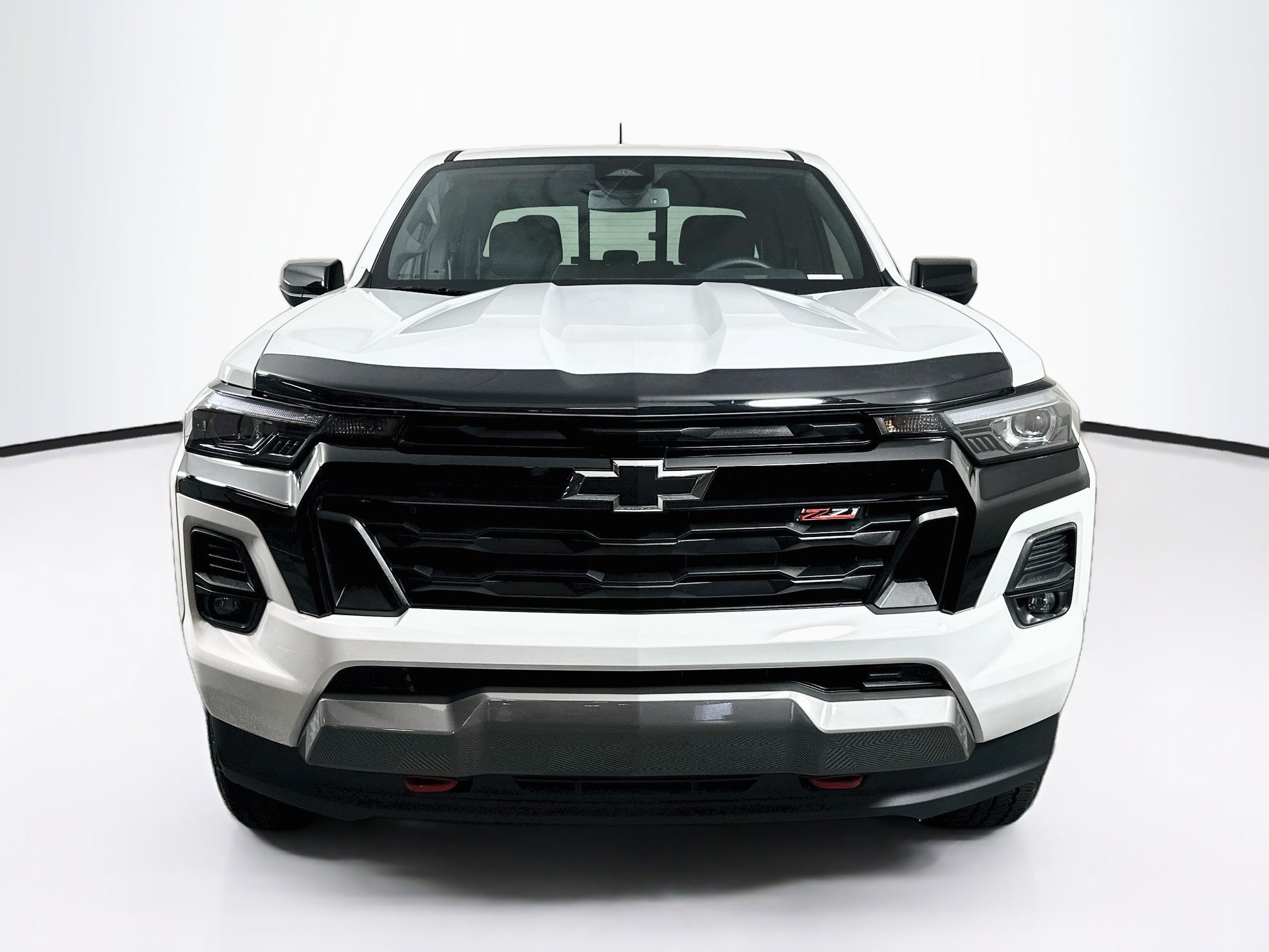 Used 2024 Chevrolet Colorado Z71 w/ Z71 Convenience Package 2 AWD/4WD image 2